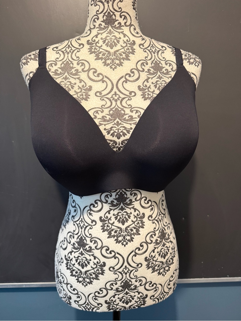 knix wing woman Smooth Black Wireless T-Shirt Bra